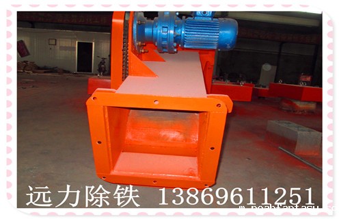 1.化工浆料除铁器应用: 主要用于去除黑色金属材料与液态原料混合,磁场强度高,去除率高,去除原材料后的品位,纯度显着提高,含液体湿式杂物优良设备显着下降;在纸浆,陶瓷,化工原料,矿物等液体原料中的杂质. 2.化工浆料除铁器特点: 所使用的磁源是世界上最流行的具有高场强,采用高矫顽力的NdFeB,用于确保产品纯度. 浆料除铁器是一种磁性材料,能产生强大的磁吸引力,节能除铁设备. 3化工浆料除铁器应用: 主要用于去除黑色金属材料与液态原料混合,磁场强度高,去除率高,去除原材料后的品位,纯度显着提高,含液体湿式杂物优良设备显着下降;在纸浆,陶瓷,化工原料,矿物等液体原料中的杂质. 4.化工浆料除铁器磁源特点: 磁场源是世界上最流行的具有高场强,高矫顽力的NdFeB,用于确保产品质量.产品简单,使用方便,整体结构耐用可靠.浆料永磁管除铁器可直接连接使用送液管;当需要取出铁磁材料时,打开门,取下杂物门,取出钢筋,