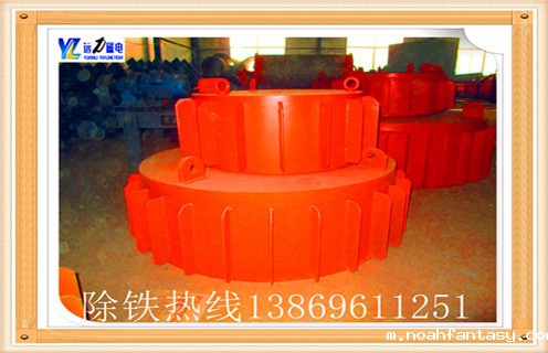 1.除铁器磁感应强度确定的要求: 1.1除铁器的清洗自动化程度要高,同时减少浆(粉)料和水的损耗,尤其是釉浆除铁;在喷雾干燥塔中要求除铁器有效流量要大,能适应20t/h以上的浆处理量; 1.2结构要简单,容易维修保养,体积尽可能小,使用安全可靠;浆(粉)料传输途径中,要使用优质不锈钢,防止产生二次铁锈和其他杂质污染. 1.3除铁工艺应注意根据铁磁物质对陶瓷制品的影响特点,分析制品中铁磁杂质的来源与严重性,进而采取恰当的处理措施,堵住杂质源头.