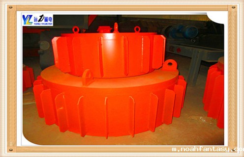 1.超强干式电磁除铁器的主要影响因素 1.1.物料在输送带上运输,经过悬挂的盘式除铁器始,物料中的杂铁会被除铁器吸附,从而实现杂铁与物料的分离. 1.2.磁路采用算机模拟设计,透磁深度,吸力强; 1.3.采用全密封焊接结构,内部采用电工专用树脂浇注,从而使其具备防尘.防雨.耐腐蚀.绝缘性好; 1.4.加焊二次散热翼片,增加了散热面积,有效地控制了温升; 1.5.产品配套性好,整流控制设备功能齐全,可实现手动控制及集控功能,能满足多种场合的使用要求.